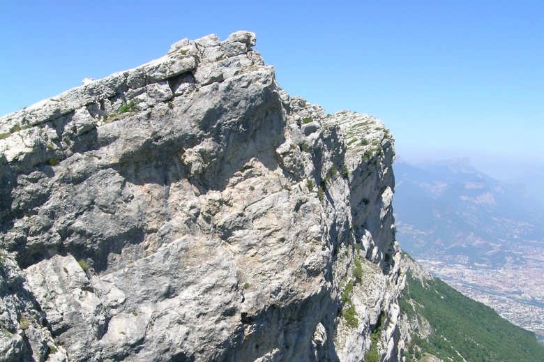 image F0207_JCV_1.jpg (1.8MB)
Lien vers: http://www.jardinalp.fr/?RoChers